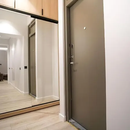 Old Town Apartment *